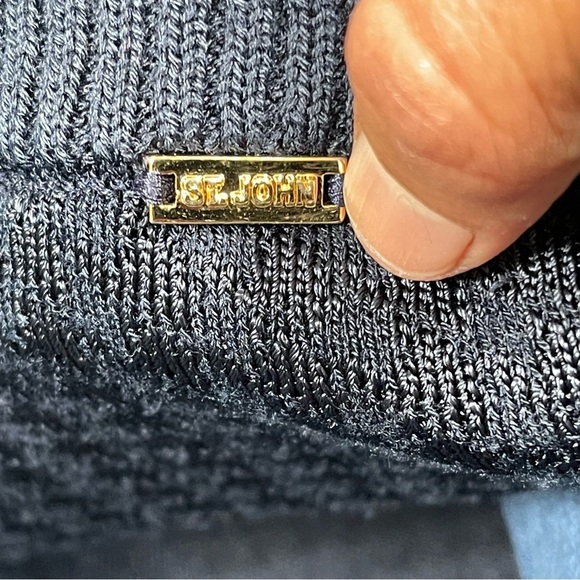 ST JOHN SPORT Loose fit Knit Sweater Size L Navy full zipper - Picture 8 of 15